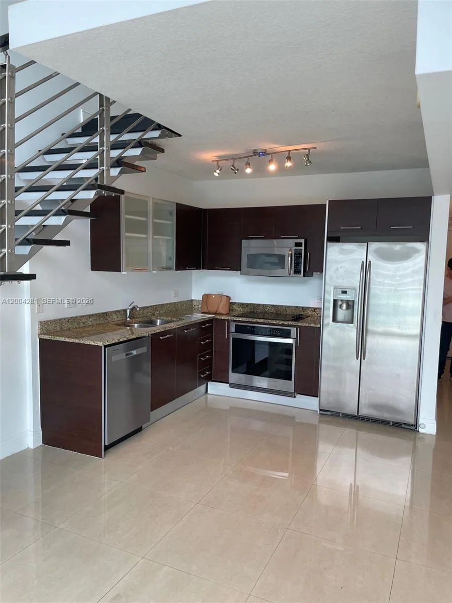 41 SE 5th St # 1614, Miami, FL 33131 photo 8