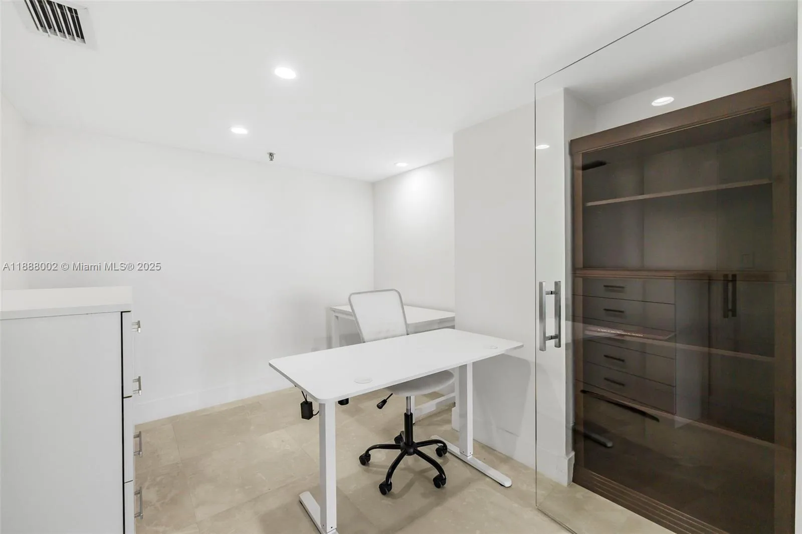 2625 Collins Ave # 907, Miami Beach, FL 33140 photo 13