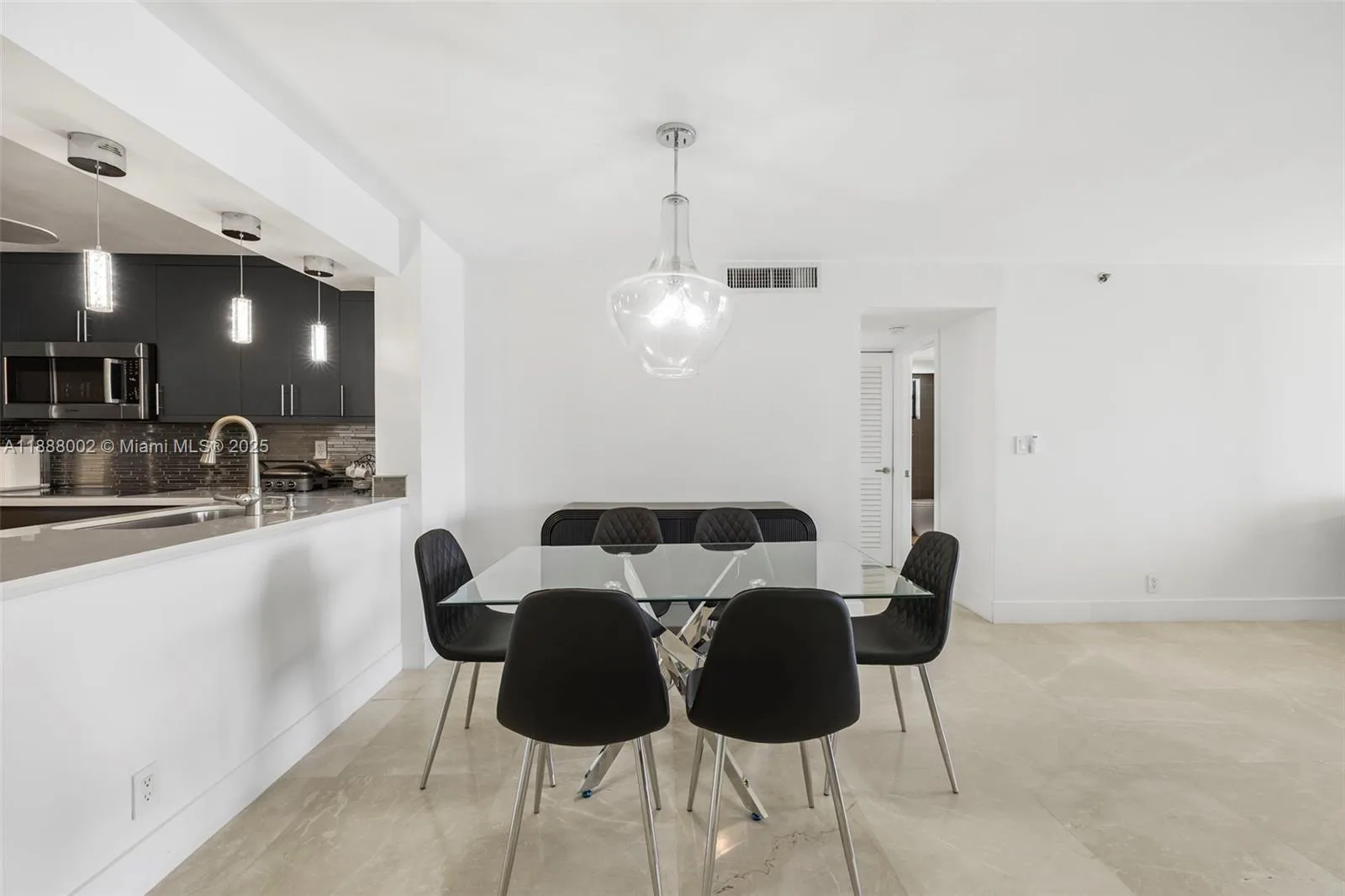 2625 Collins Ave # 907, Miami Beach, FL 33140 photo 8