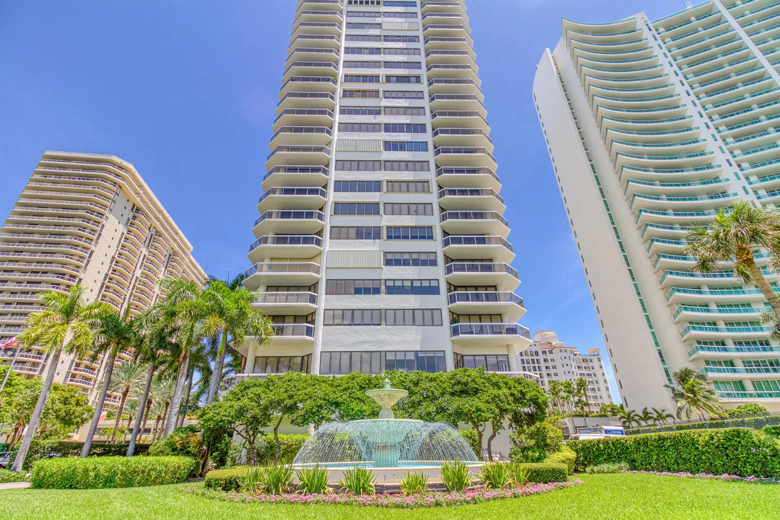 20185 E Country Club Drive # 2006, Miami, FL 33180