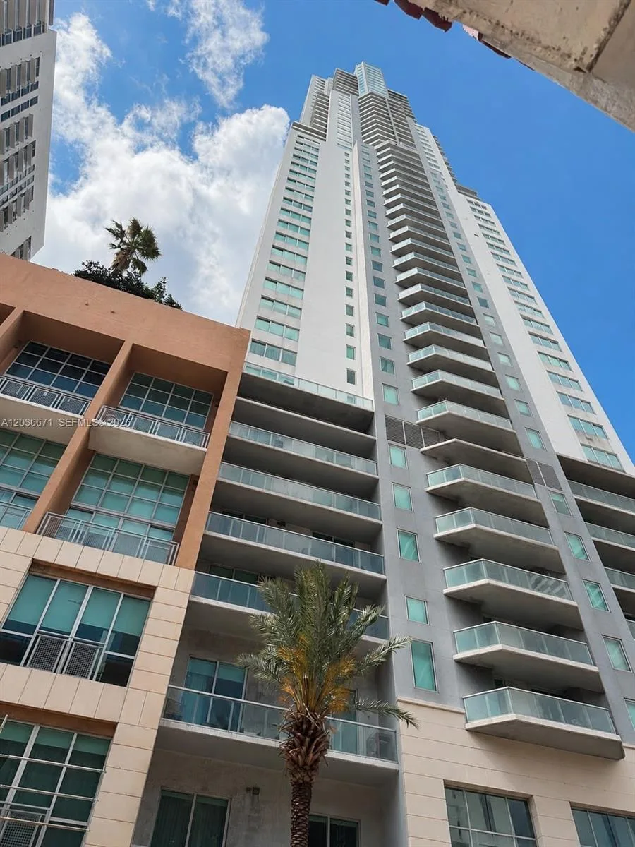 253 NE 2nd St # 3004, Miami, FL 33132