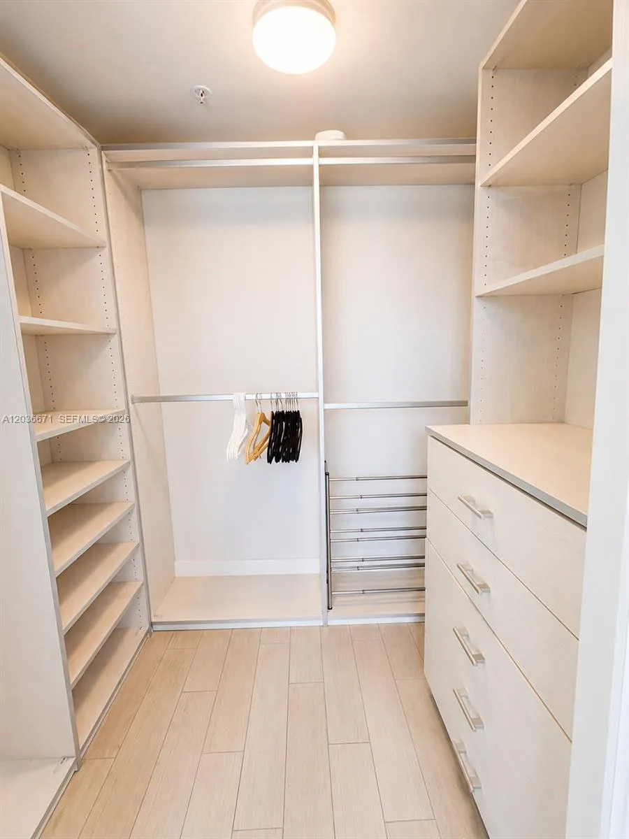 253 NE 2nd St # 3004, Miami, FL 33132 photo 6