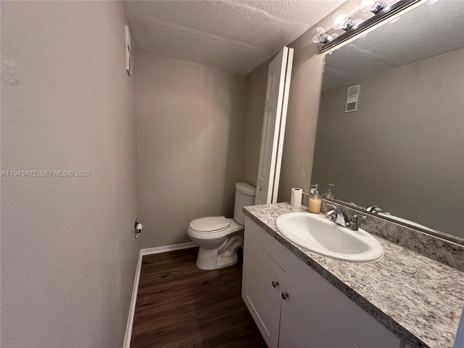 6060 Village Cir, Orlando, FL 32822 photo 8