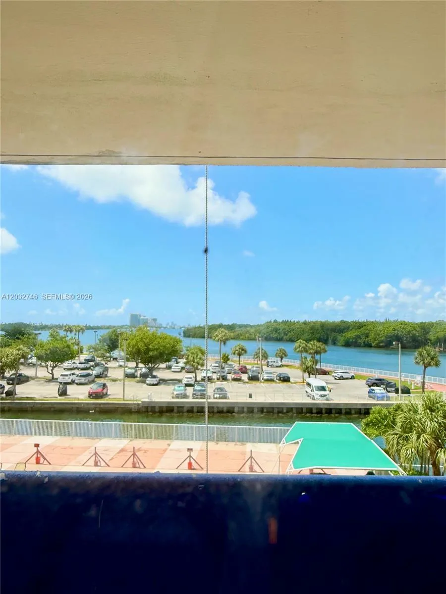 400 Kings Point Dr # 309, Sunny Isles Beach, FL 33160 photo 11