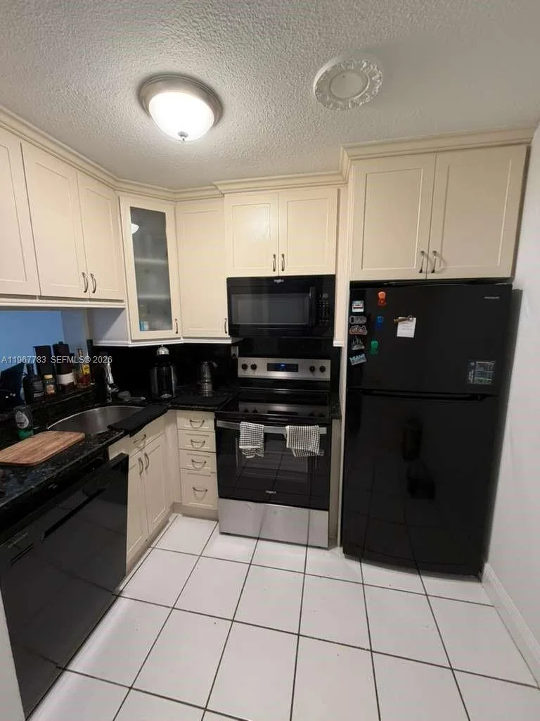 488 NW 165th St Rd # B-614, Miami, FL 33169