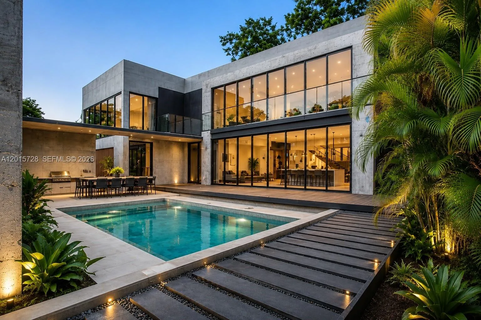 221 SW 25th Rd, Miami, FL 33129