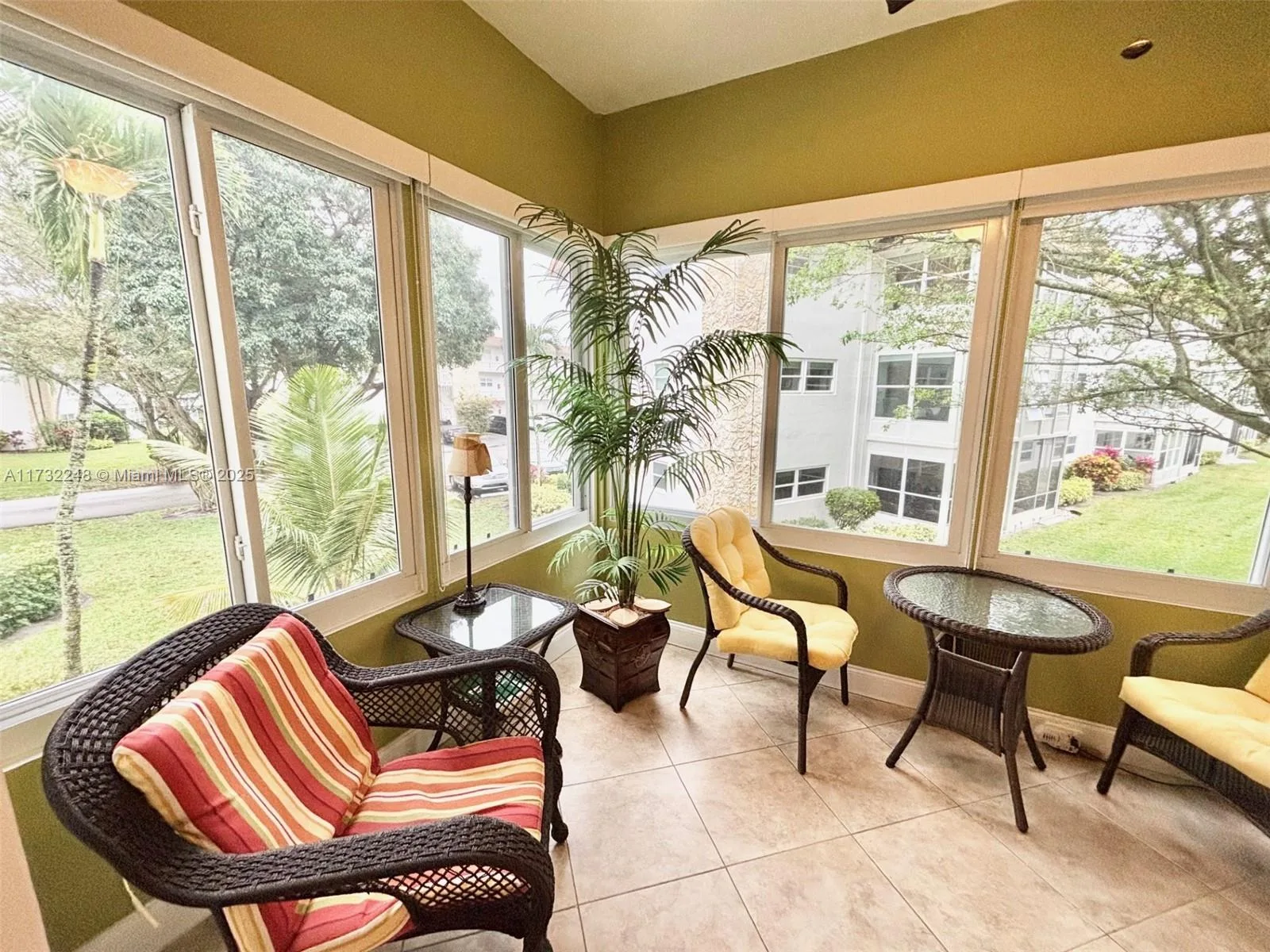4806 NW 36th St # 501, Lauderdale Lakes, FL 33319 photo 2