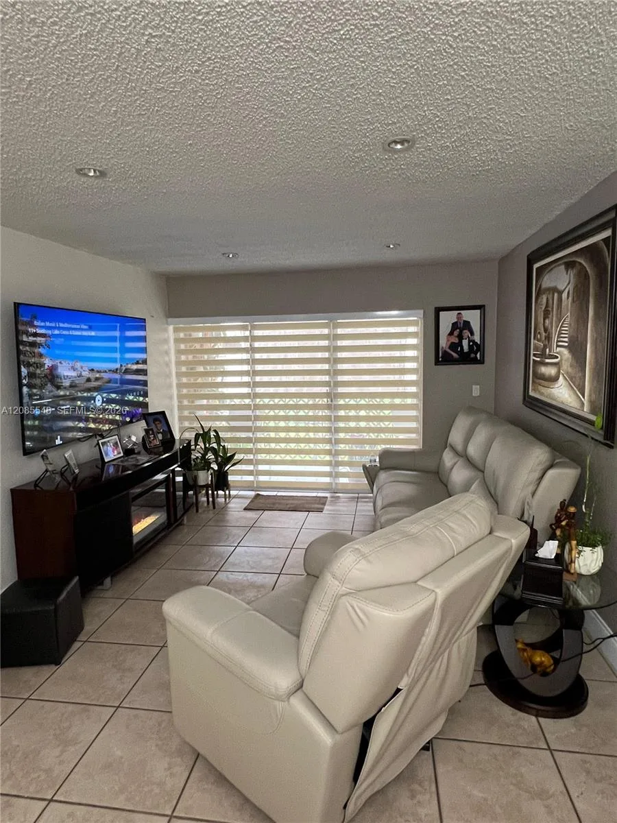 1900 W 68th St # F104, Hialeah, FL 33014