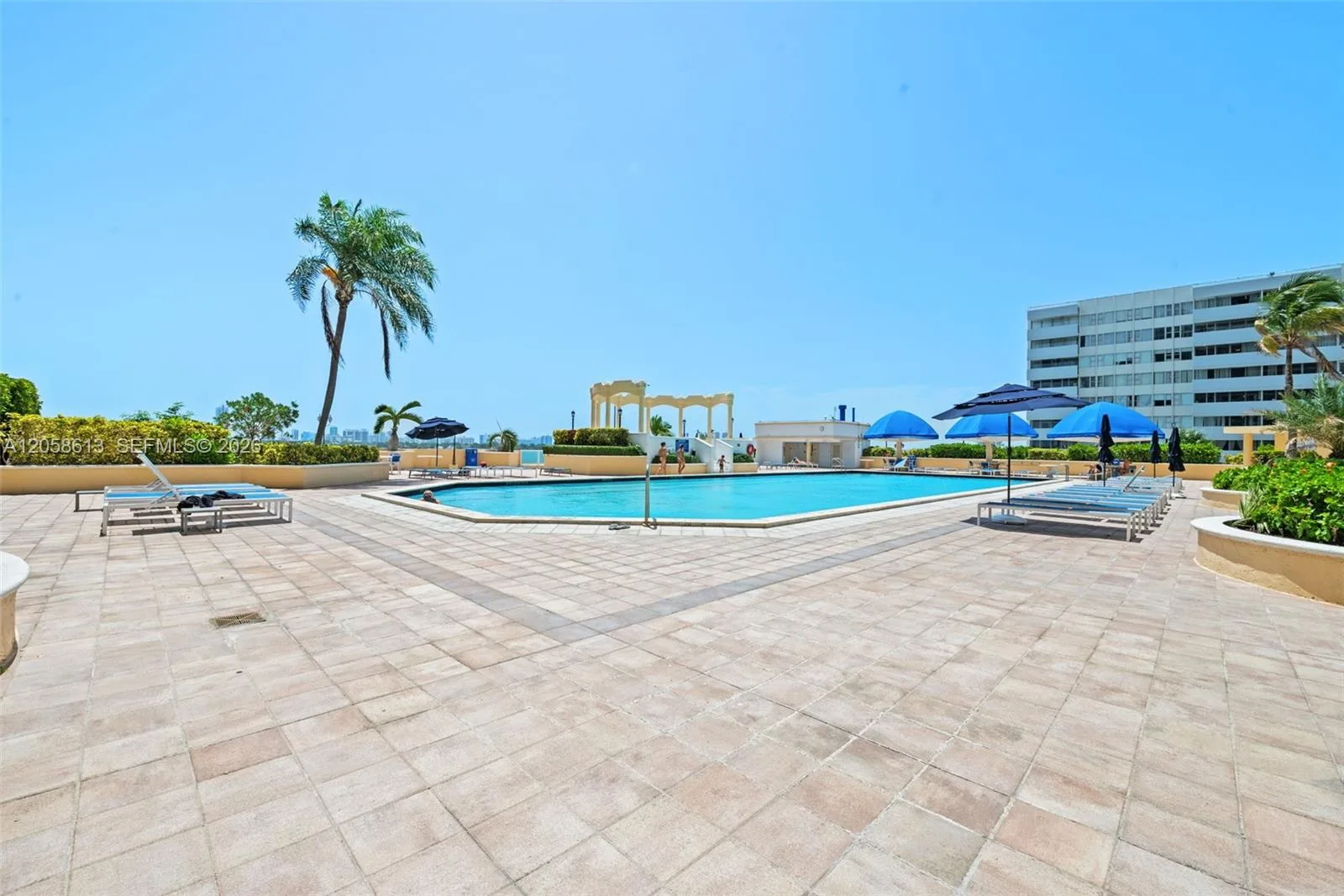 7601 E Treasure Dr # 2124, North Bay Village, FL 33141 photo 12