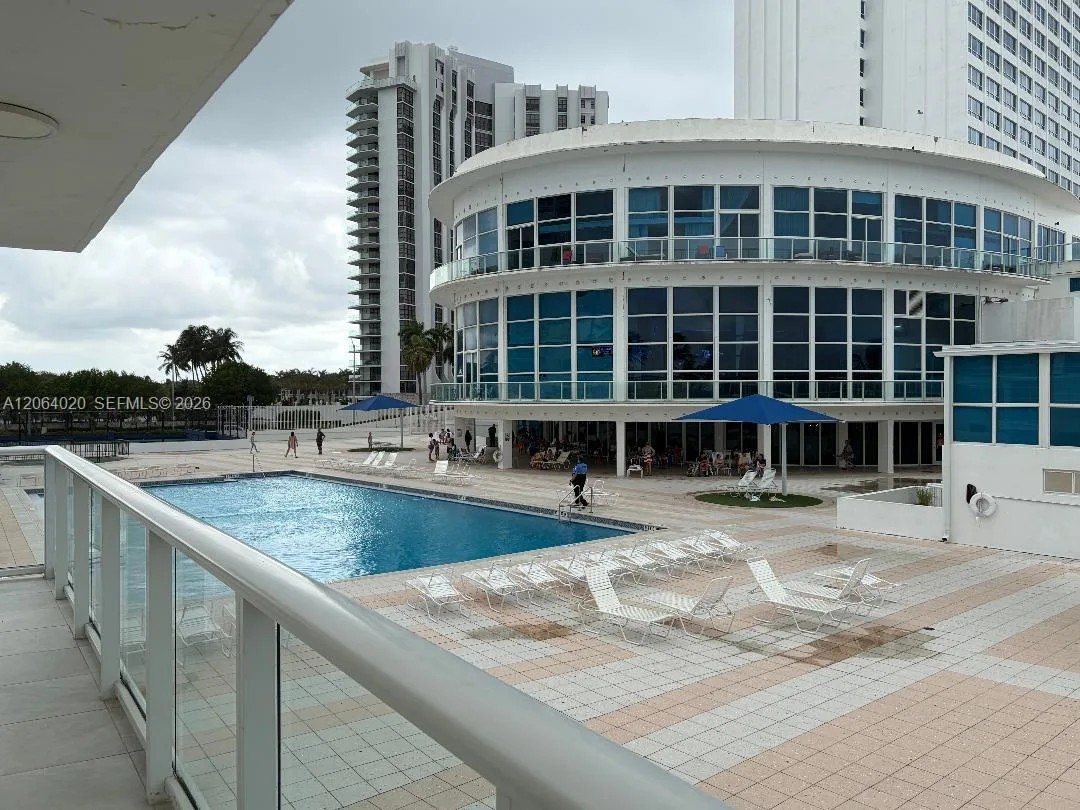 5445 Collins Ave # 1109, Miami Beach, FL 33140