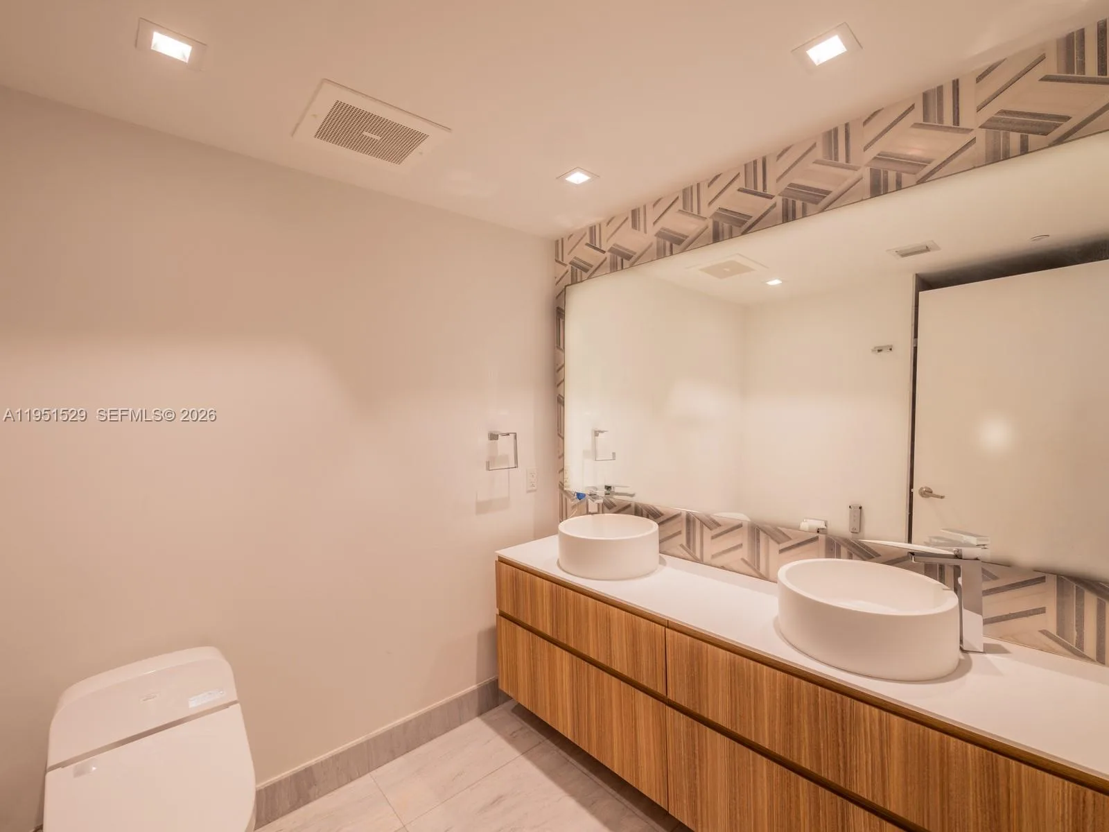 465 Brickell Ave # 2304, Miami, FL 33131 photo 7
