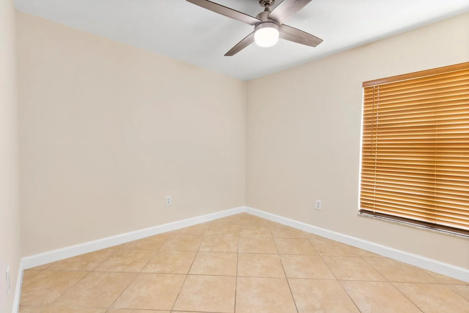 8871 SW 6th Street, Miami, FL 33174 photo 8
