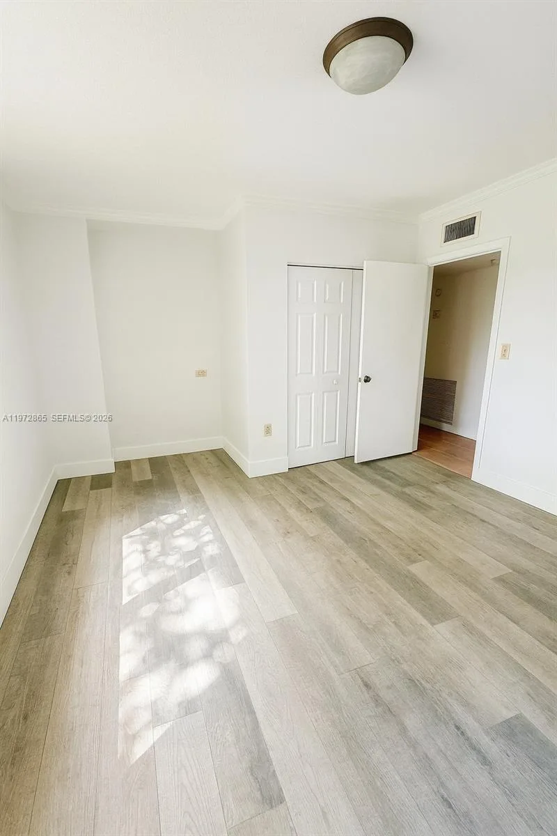 800 NE 199th St # 105D, Miami, FL 33179 photo 8