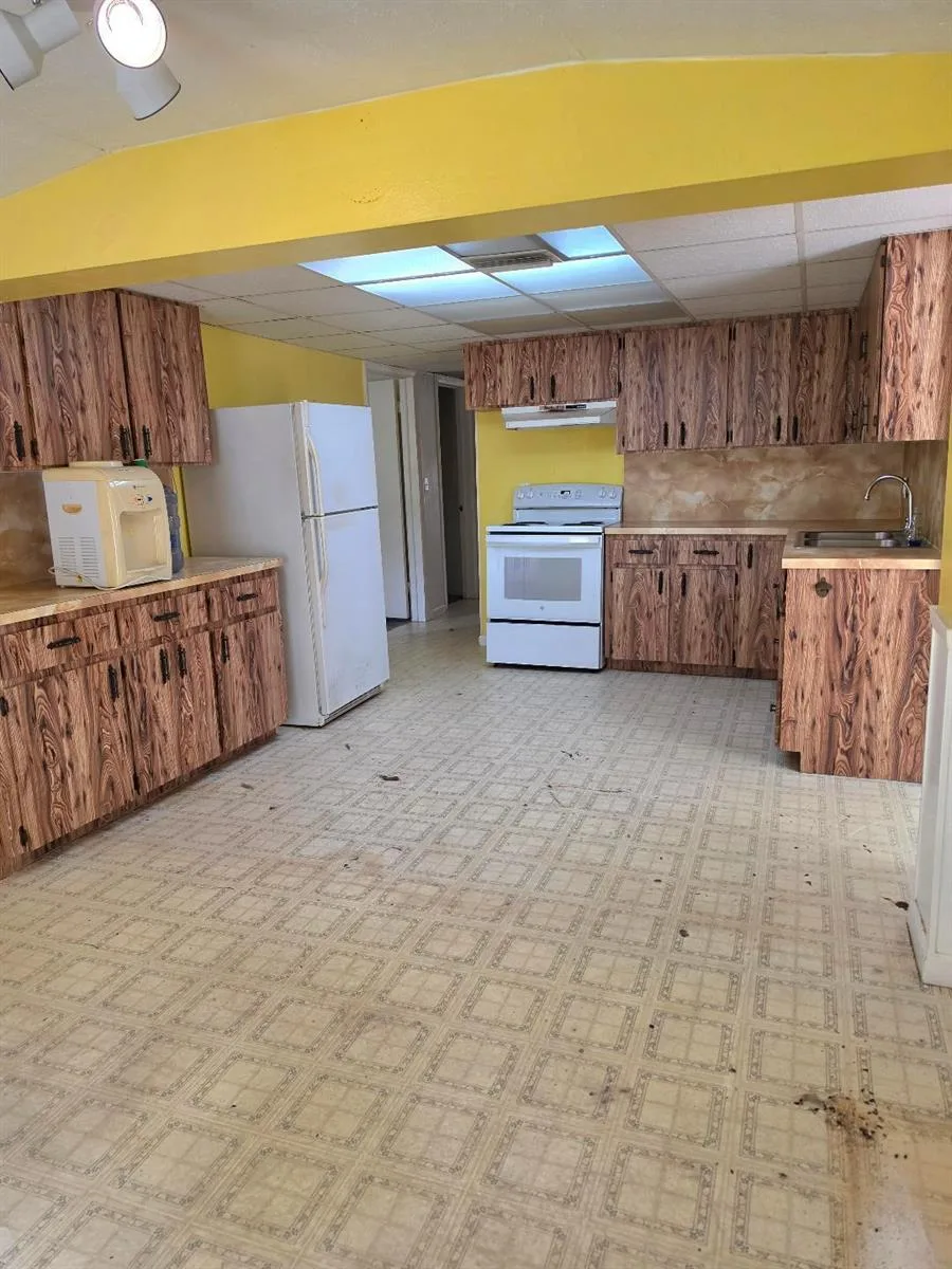 325 SE 16th Avenue, Okeechobee, FL 34974 photo 3