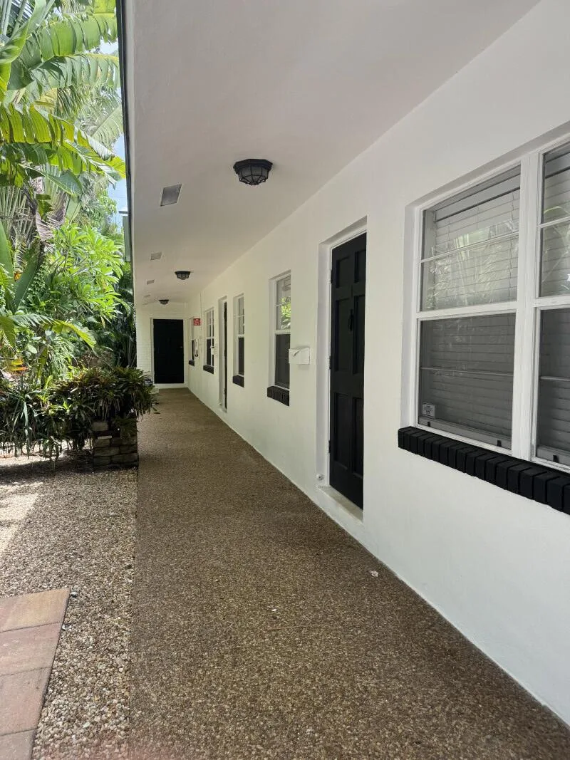 1640 NE 4th Place, Fort Lauderdale, FL 33301 photo 2