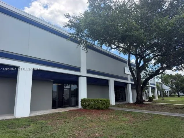 11701 NW 102nd Rd # 10, Medley, FL 33178