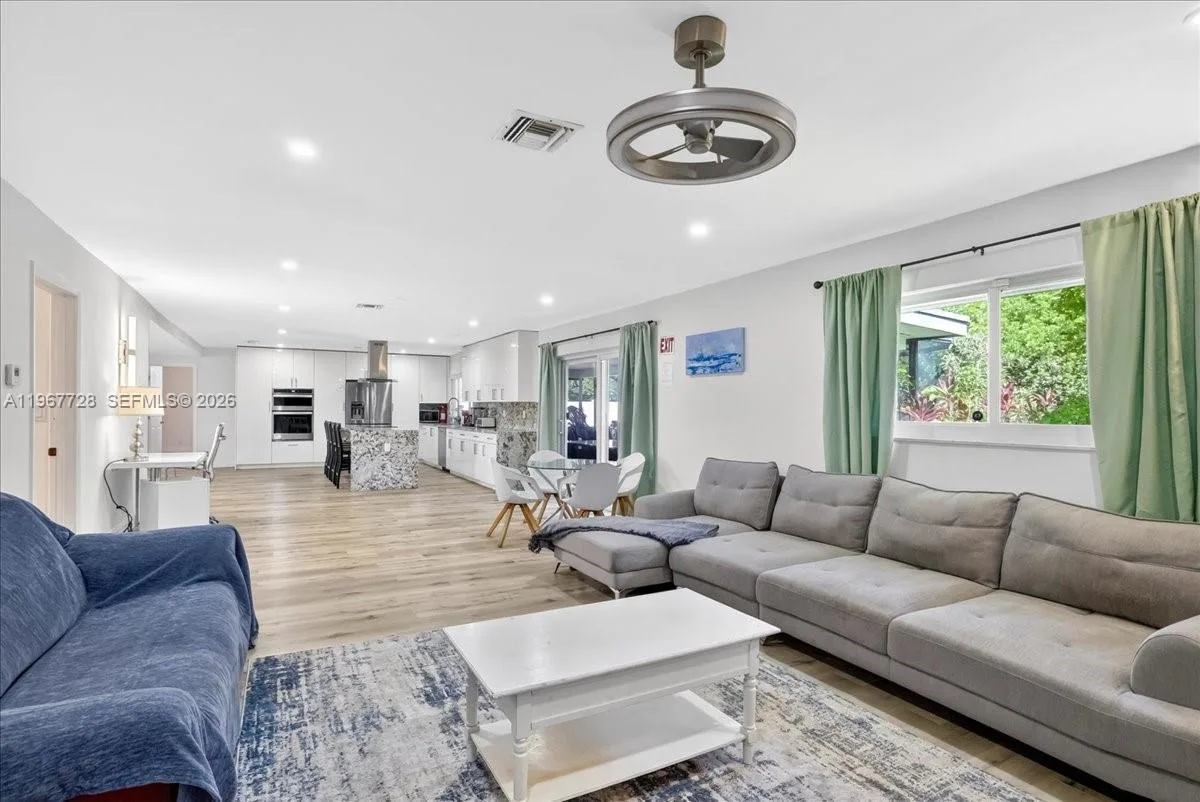 3211 Calle Largo Dr, Hollywood, FL 33021 photo 12