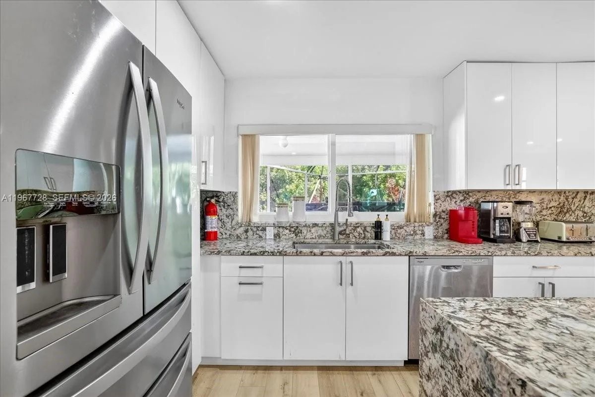 3211 Calle Largo Dr, Hollywood, FL 33021 photo 8