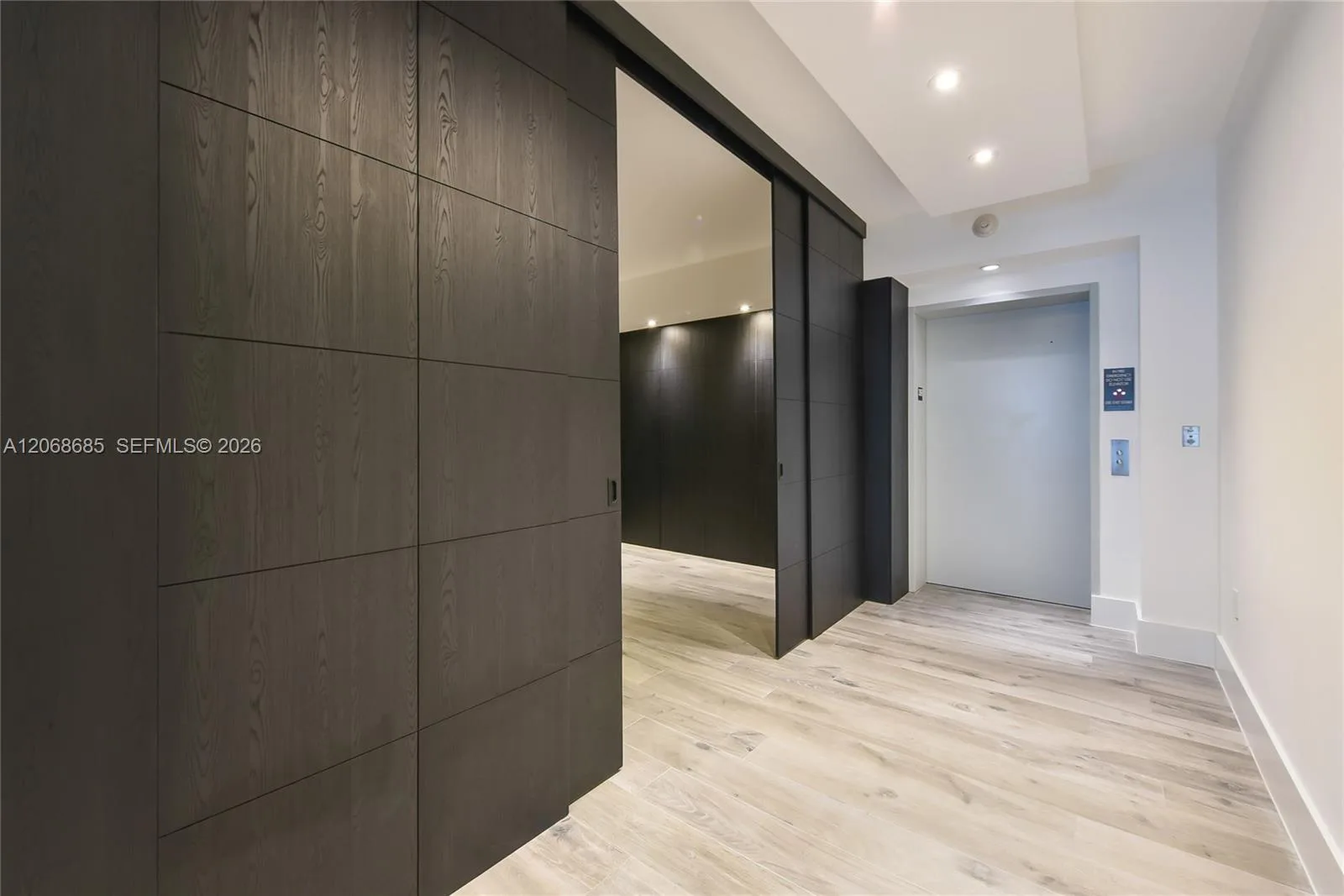 1010 Brickell Ave # 3905, Miami, FL 33131 photo 2