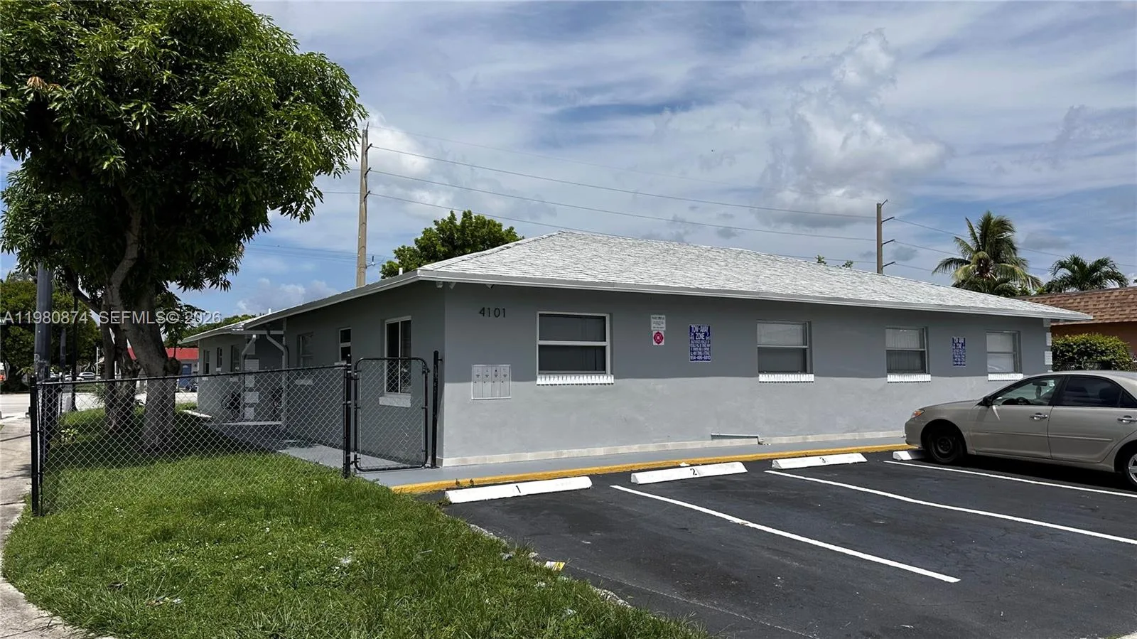4101 NW 30th Ter, Lauderdale Lakes, FL 33309