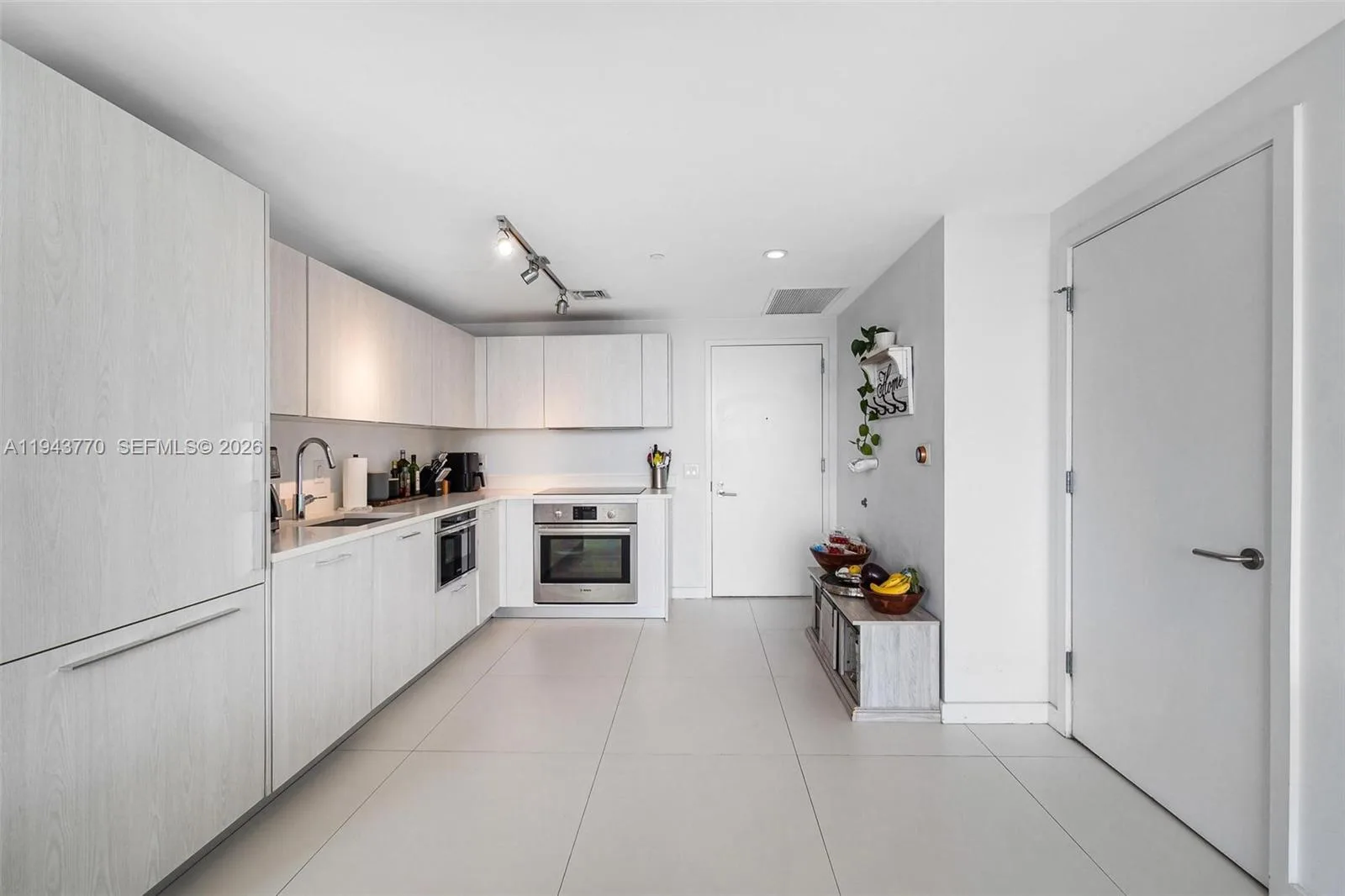 501 NE 31st St # 3009, Miami, FL 33137 photo 2