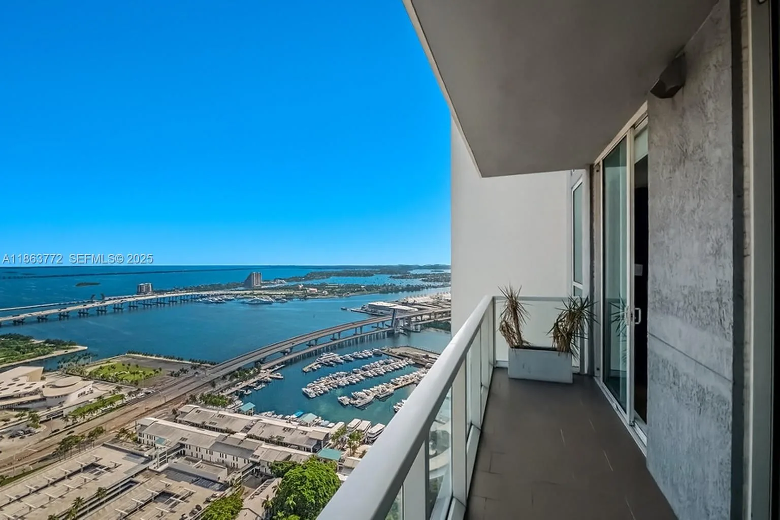 244 Biscayne Blvd # 4704, Miami, FL 33132