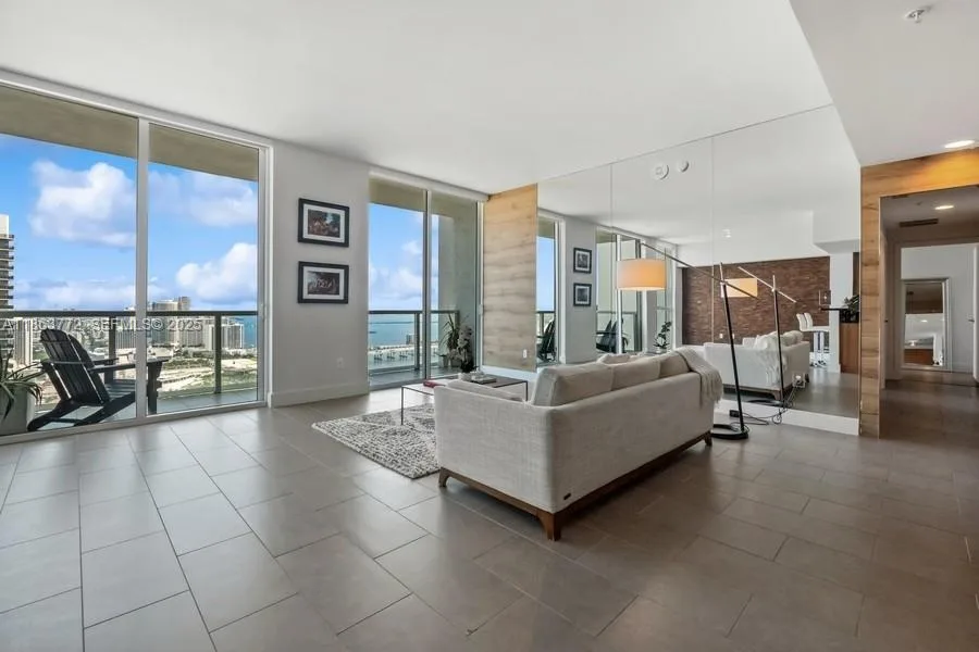 244 Biscayne Blvd # 4704, Miami, FL 33132 photo 10