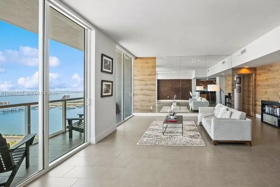 244 Biscayne Blvd # 4704, Miami, FL 33132 photo 5
