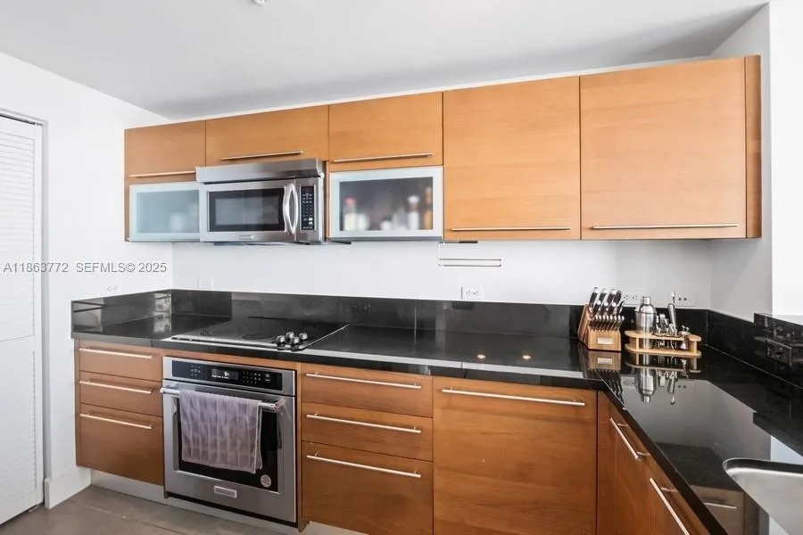 244 Biscayne Blvd # 4704, Miami, FL 33132 photo 7