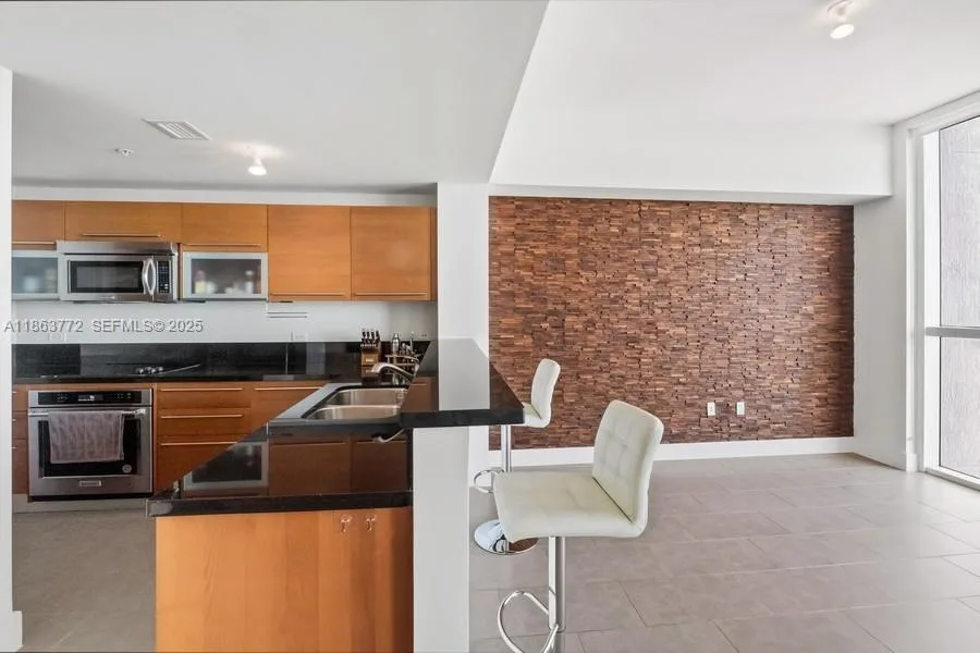 244 Biscayne Blvd # 4704, Miami, FL 33132 photo 8