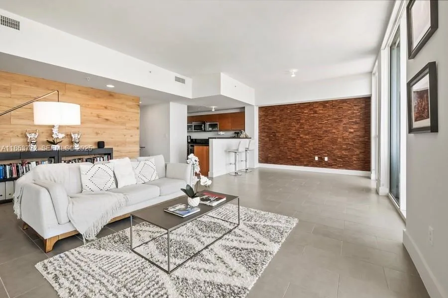 244 Biscayne Blvd # 4704, Miami, FL 33132 photo 9