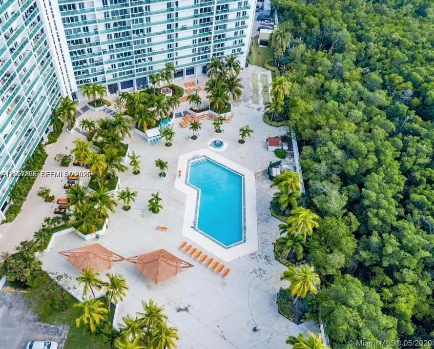 100 Bayview Dr # 1503, Sunny Isles Beach, FL 33160 photo 10