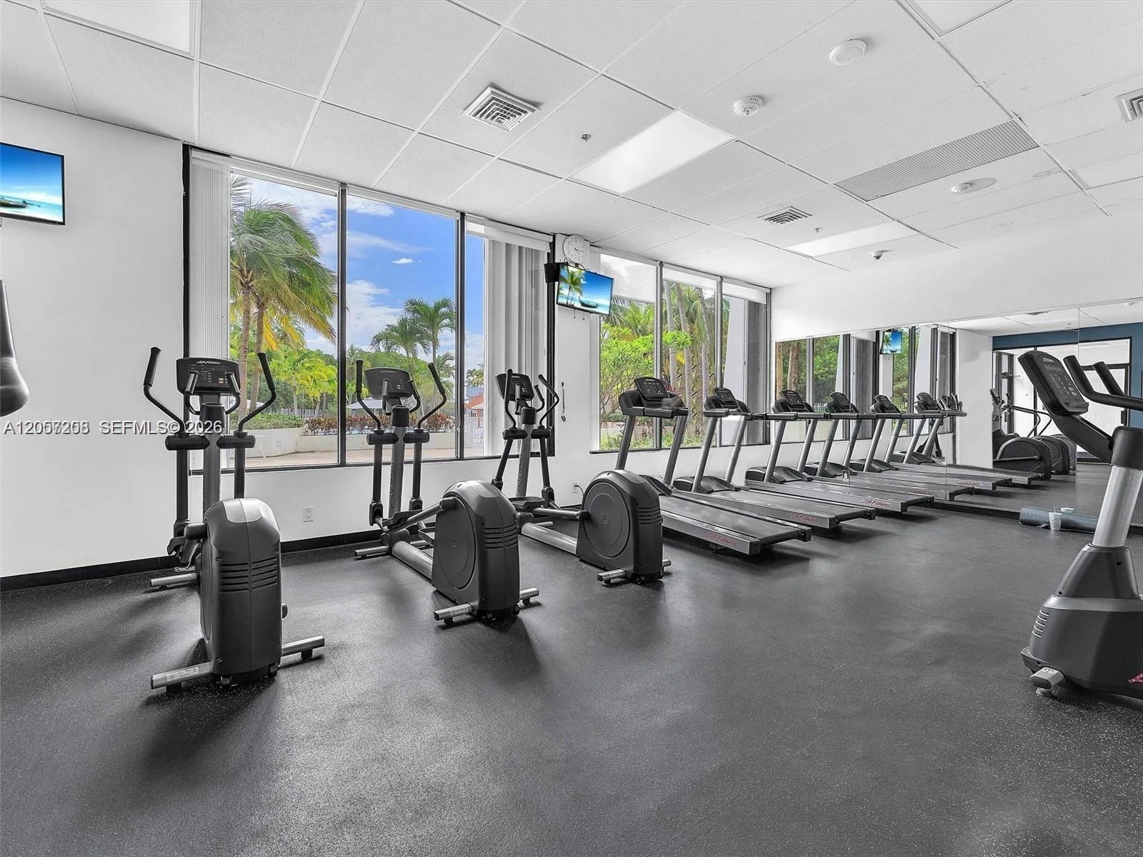 100 Bayview Dr # 1503, Sunny Isles Beach, FL 33160 photo 3