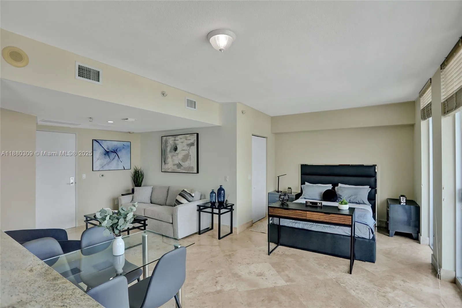 185 SW 7th St # 1600, Miami, FL 33130 photo 10