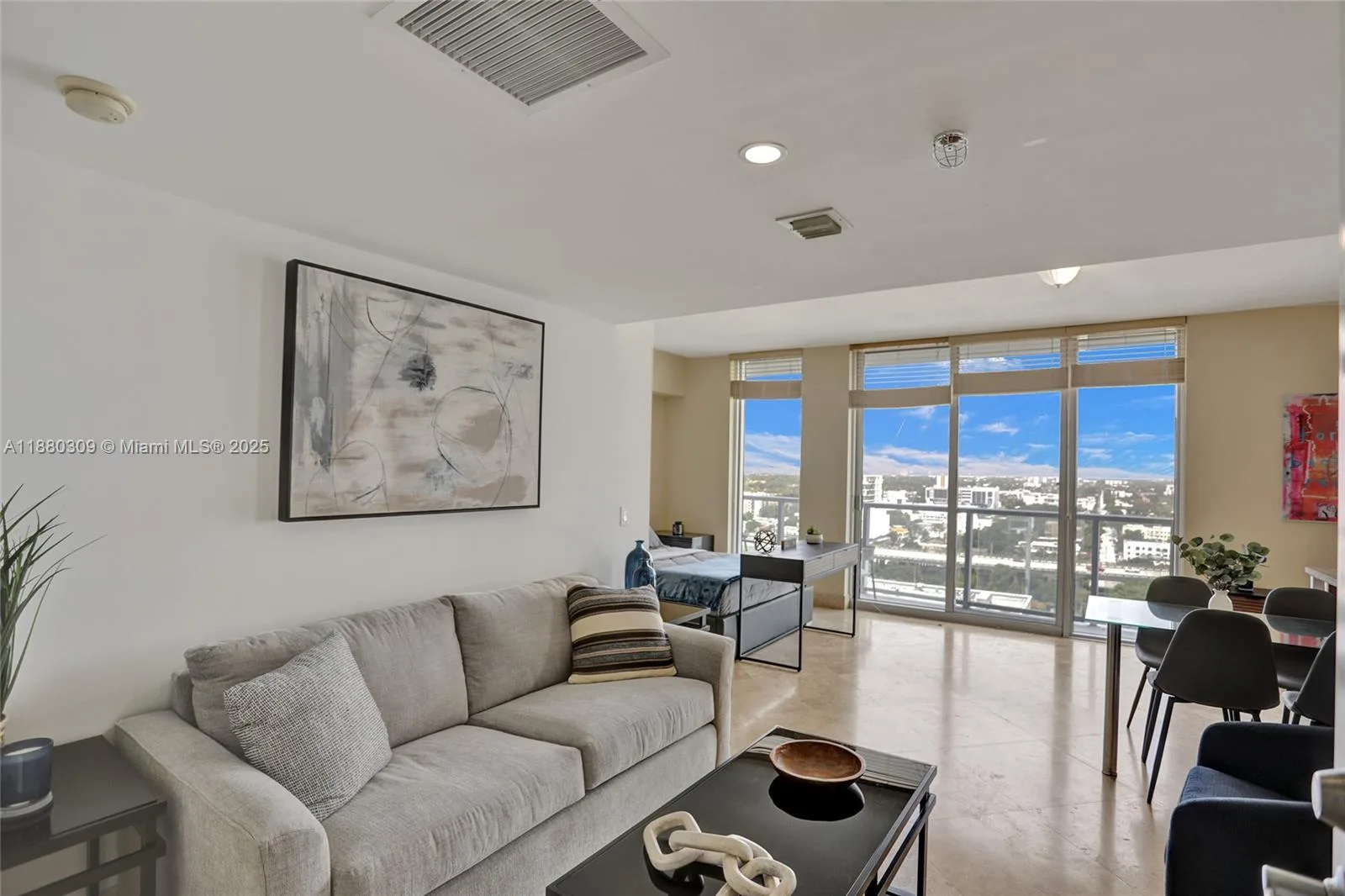 185 SW 7th St # 1600, Miami, FL 33130 photo 4