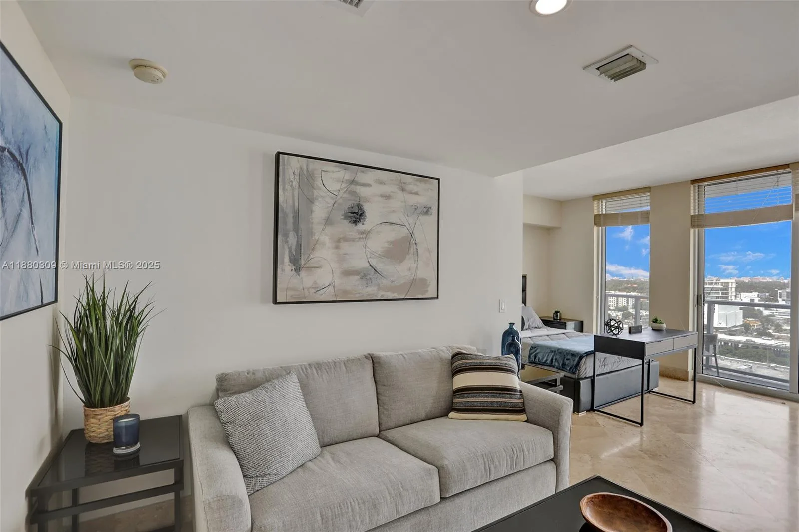 185 SW 7th St # 1600, Miami, FL 33130 photo 6