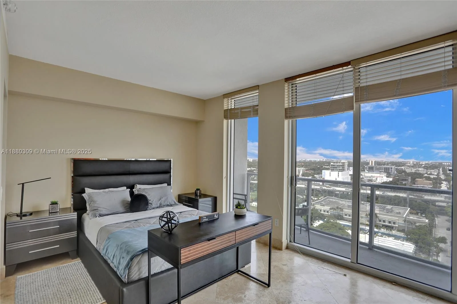 185 SW 7th St # 1600, Miami, FL 33130 photo 8