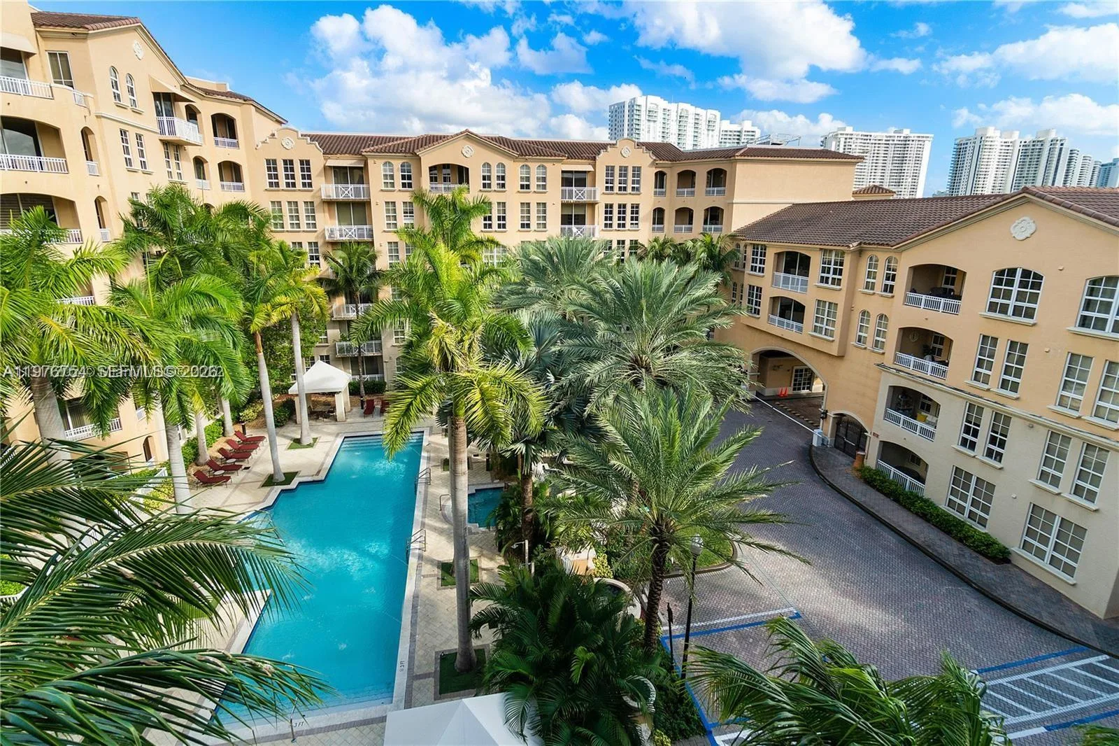 3001 NE 185th St # 534, Aventura, FL 33180
