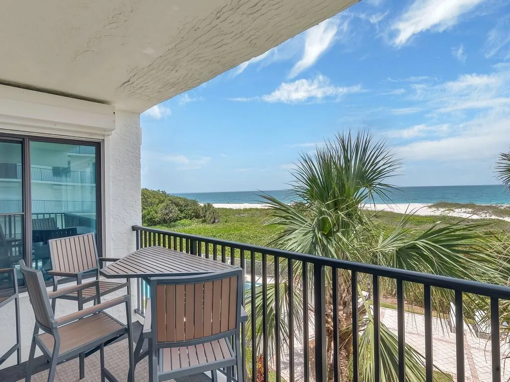 1700 Ocean Drive # 306, Vero Beach, FL 32963