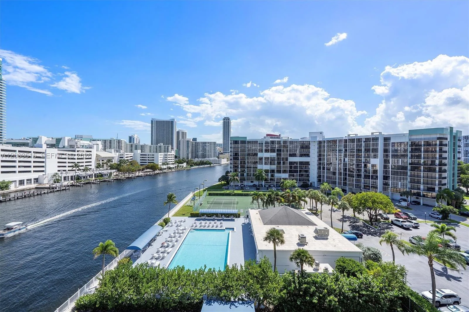 600 Parkview Dr # 815, Hallandale Beach, FL 33009