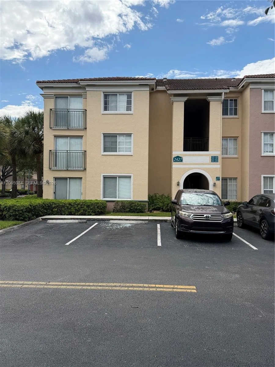2427 Centergate Dr # 301, Miramar, FL 33025