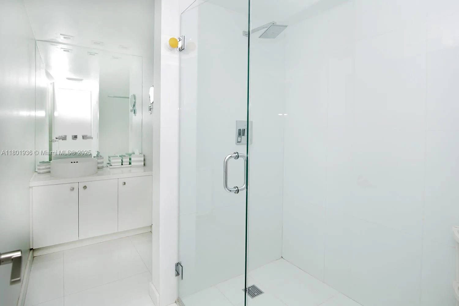 2555 Collins Ave # 1114, Miami Beach, FL 33140 photo 11