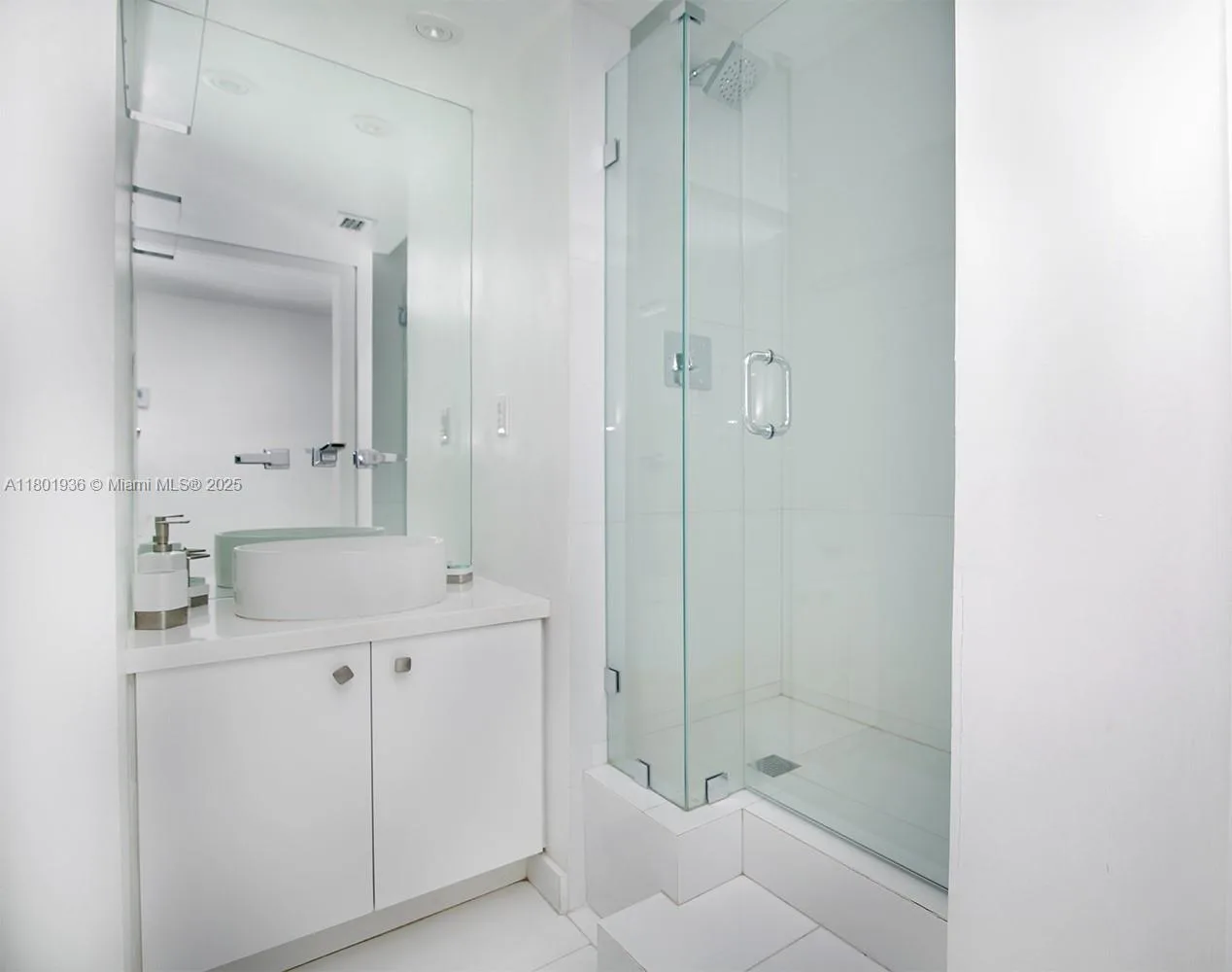 2555 Collins Ave # 1114, Miami Beach, FL 33140 photo 12