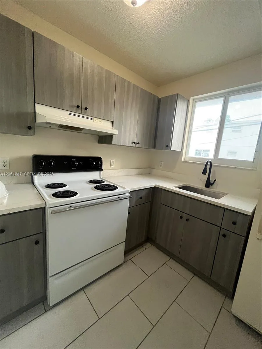 126 SW 21st Ave # 3, Miami, FL 33135 photo 2