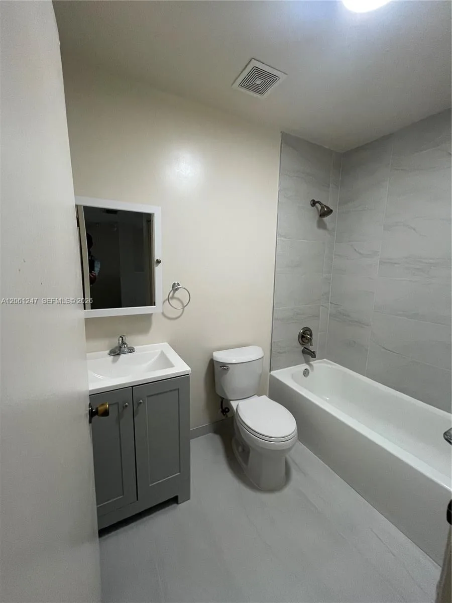 126 SW 21st Ave # 3, Miami, FL 33135 photo 3