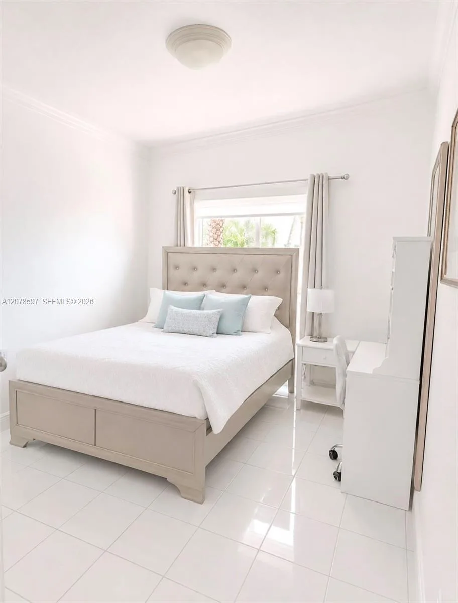 16529 SW 98th Ter, Miami, FL 33196 photo 5
