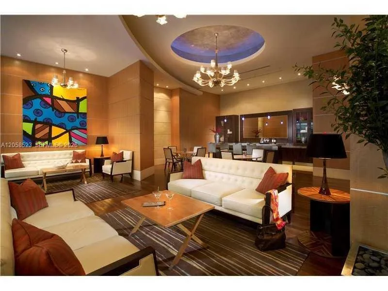 244 BISCAYNE BL # 250, Miami, FL 33132