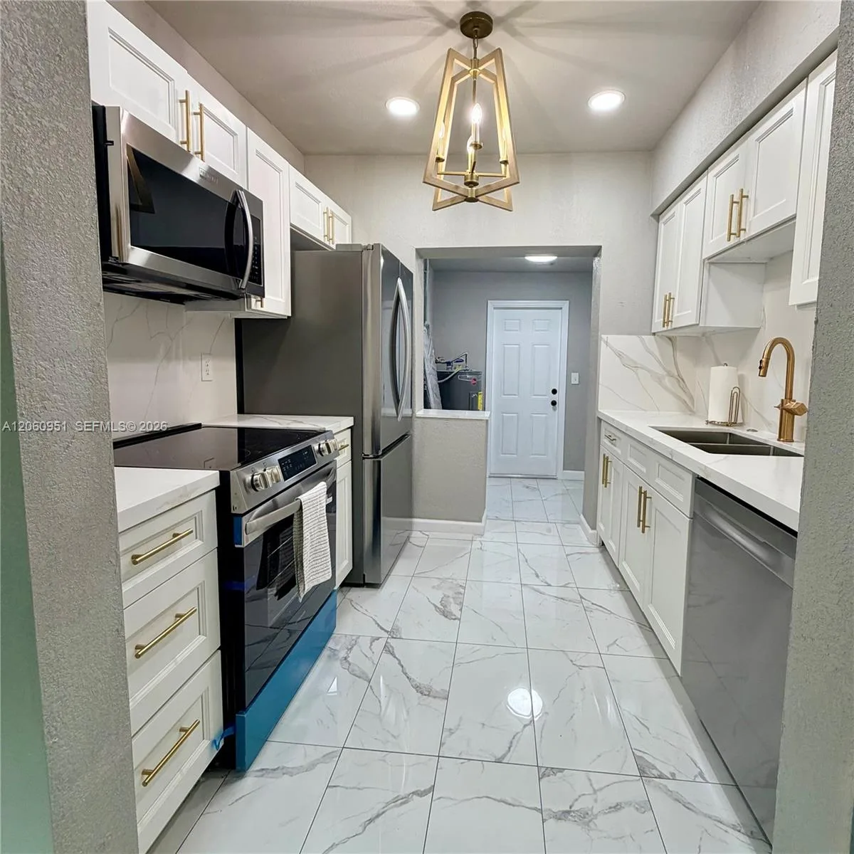 1246 Fisherman St, Opa-Locka, FL 33054 photo 2