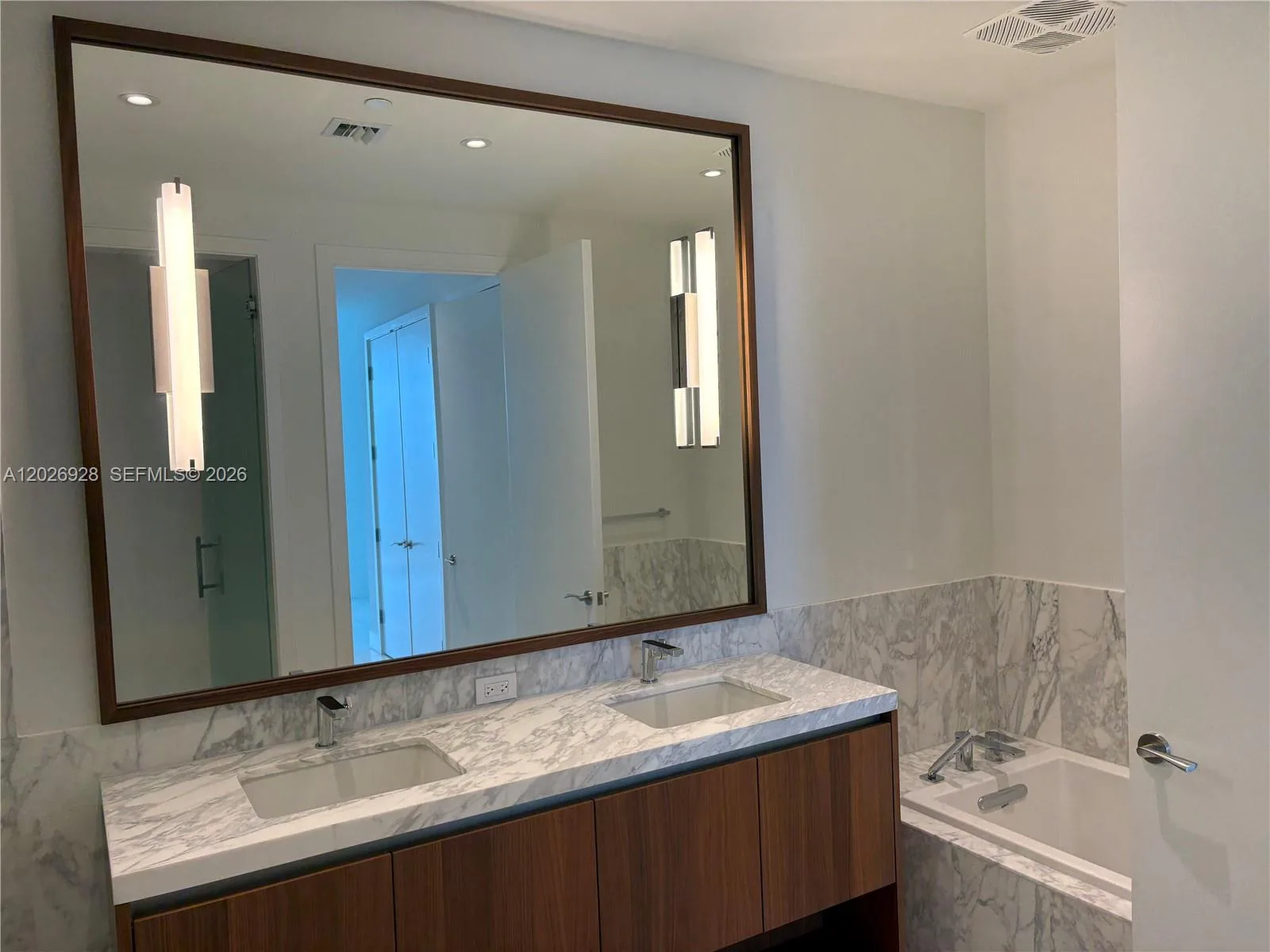 175 SE 25 Road # 901, Miami, FL 33129 photo 10