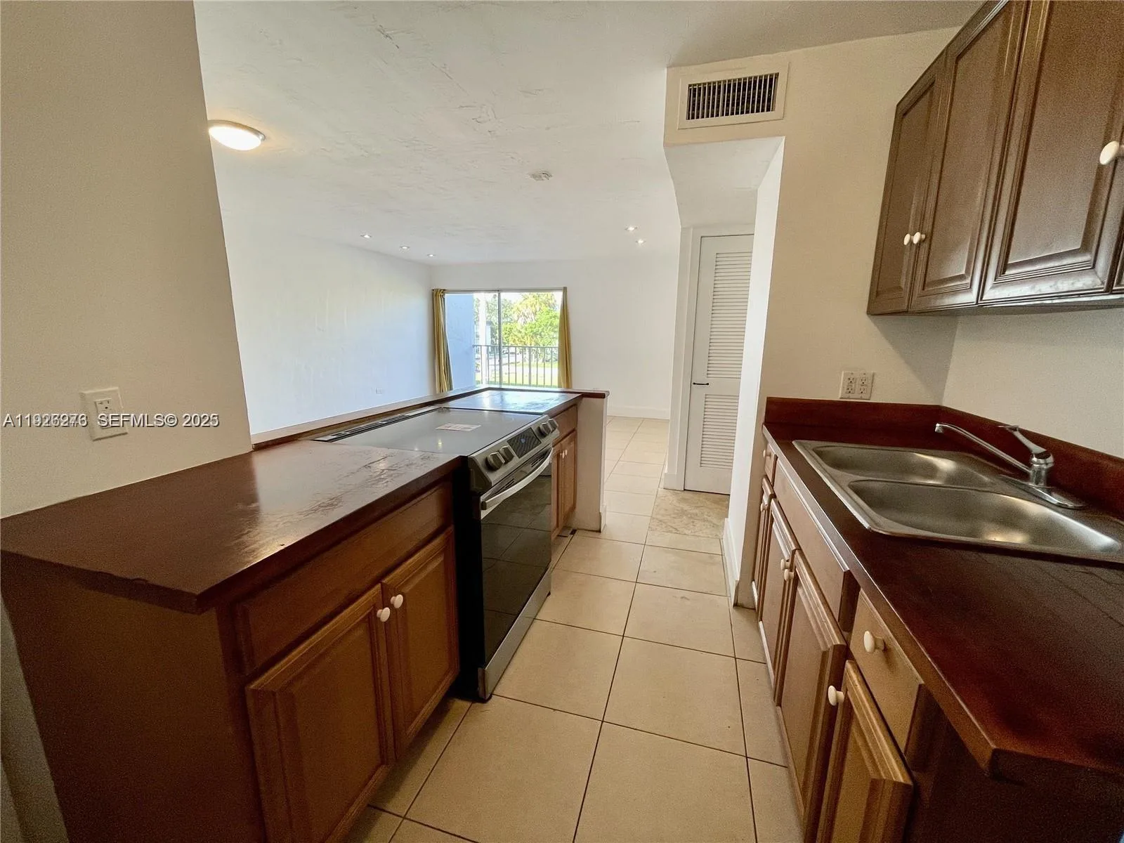 7250 SW 94th Pl # B6, Miami, FL 33173 photo 3